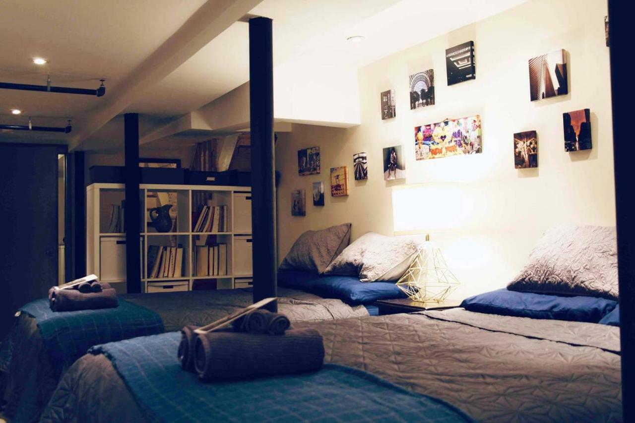Apartment Beautiful Historic Townhouse W/ Backyard